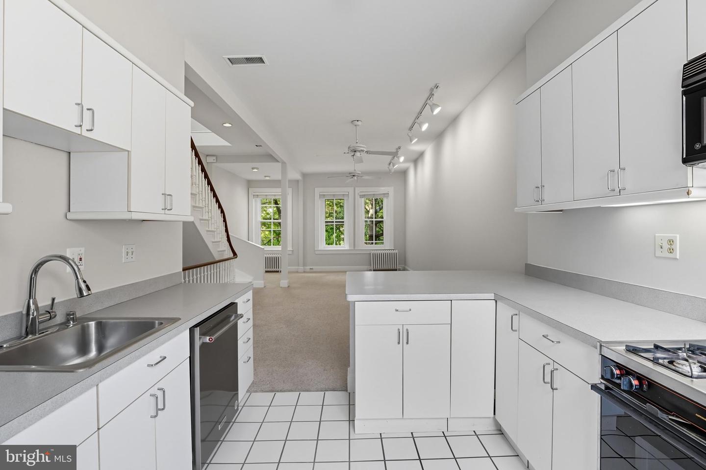 1507 VERMONT AVE NW, WASHINGTON, District Of Columbia 20005, 4 Bedrooms Bedrooms, ,4 BathroomsBathrooms,Residential,For sale,1507 VERMONT AVE NW,DCDC2223746 MLS # DCDC2223746
