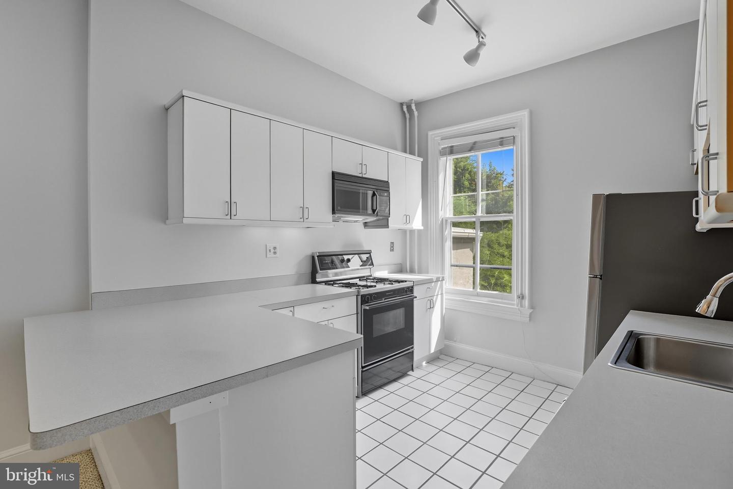 1507 VERMONT AVE NW, WASHINGTON, District Of Columbia 20005, 4 Bedrooms Bedrooms, ,4 BathroomsBathrooms,Residential,For sale,1507 VERMONT AVE NW,DCDC2223746 MLS # DCDC2223746