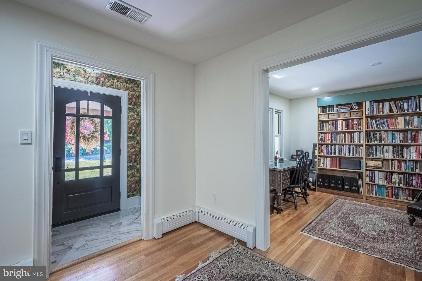 10606 ORCHARD ST, FAIRFAX, Virginia 22030, 5 Bedrooms Bedrooms, 10 Rooms Rooms,3 BathroomsBathrooms,Residential,For sale,10606 ORCHARD ST,VAFC2007084 MLS # VAFC2007084