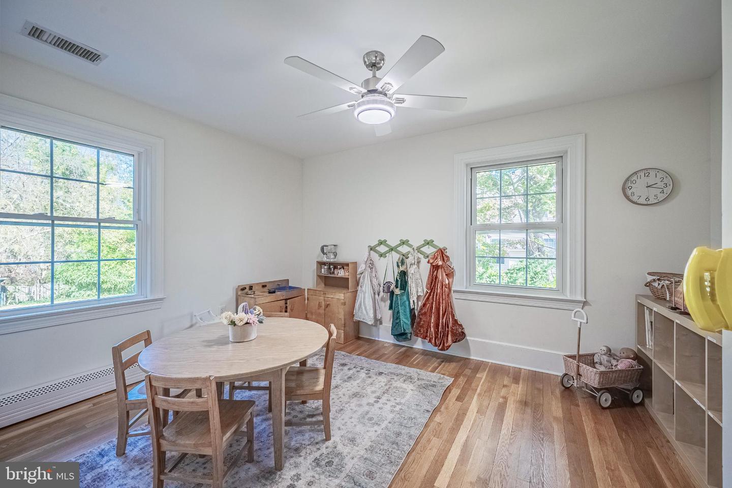 10606 ORCHARD ST, FAIRFAX, Virginia 22030, 5 Bedrooms Bedrooms, 10 Rooms Rooms,3 BathroomsBathrooms,Residential,For sale,10606 ORCHARD ST,VAFC2007084 MLS # VAFC2007084