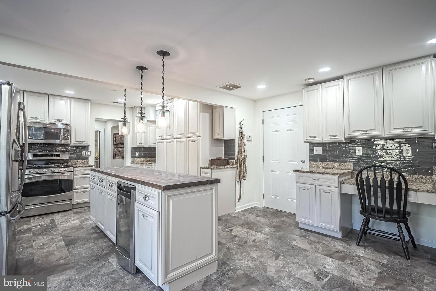 10606 ORCHARD ST, FAIRFAX, Virginia 22030, 5 Bedrooms Bedrooms, 10 Rooms Rooms,3 BathroomsBathrooms,Residential,For sale,10606 ORCHARD ST,VAFC2007084 MLS # VAFC2007084