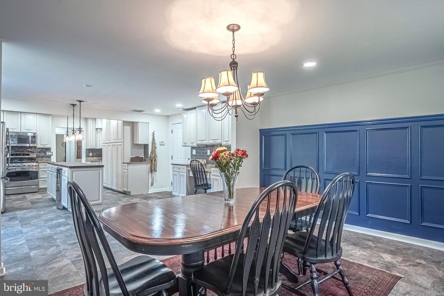 10606 ORCHARD ST, FAIRFAX, Virginia 22030, 5 Bedrooms Bedrooms, 10 Rooms Rooms,3 BathroomsBathrooms,Residential,For sale,10606 ORCHARD ST,VAFC2007084 MLS # VAFC2007084