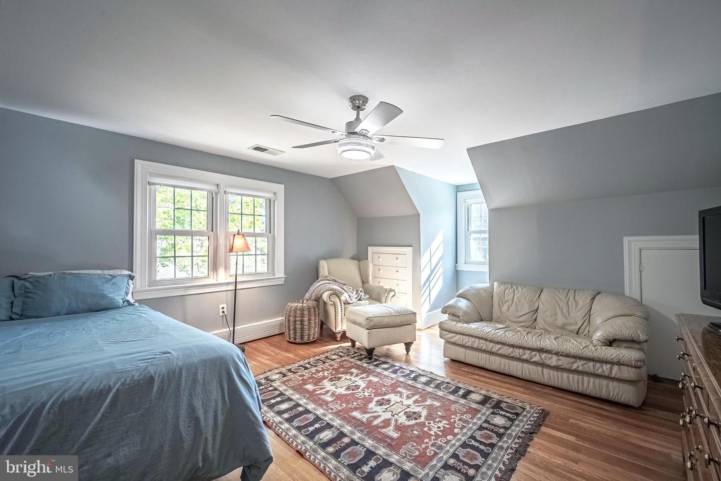 10606 ORCHARD ST, FAIRFAX, Virginia 22030, 5 Bedrooms Bedrooms, 10 Rooms Rooms,3 BathroomsBathrooms,Residential,For sale,10606 ORCHARD ST,VAFC2007084 MLS # VAFC2007084