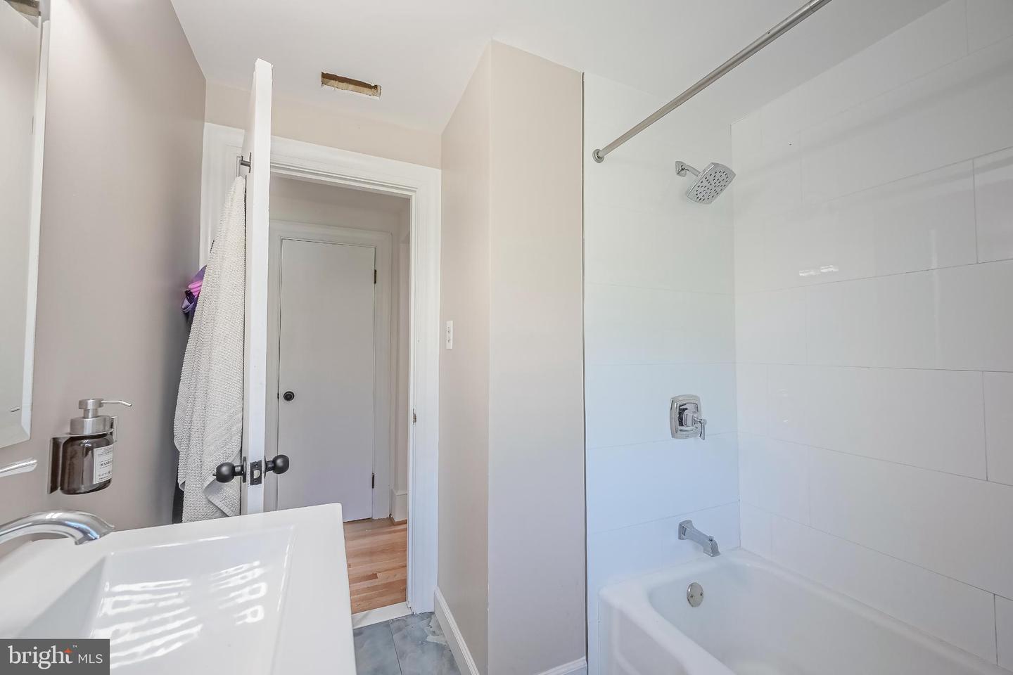 10606 ORCHARD ST, FAIRFAX, Virginia 22030, 5 Bedrooms Bedrooms, 10 Rooms Rooms,3 BathroomsBathrooms,Residential,For sale,10606 ORCHARD ST,VAFC2007084 MLS # VAFC2007084