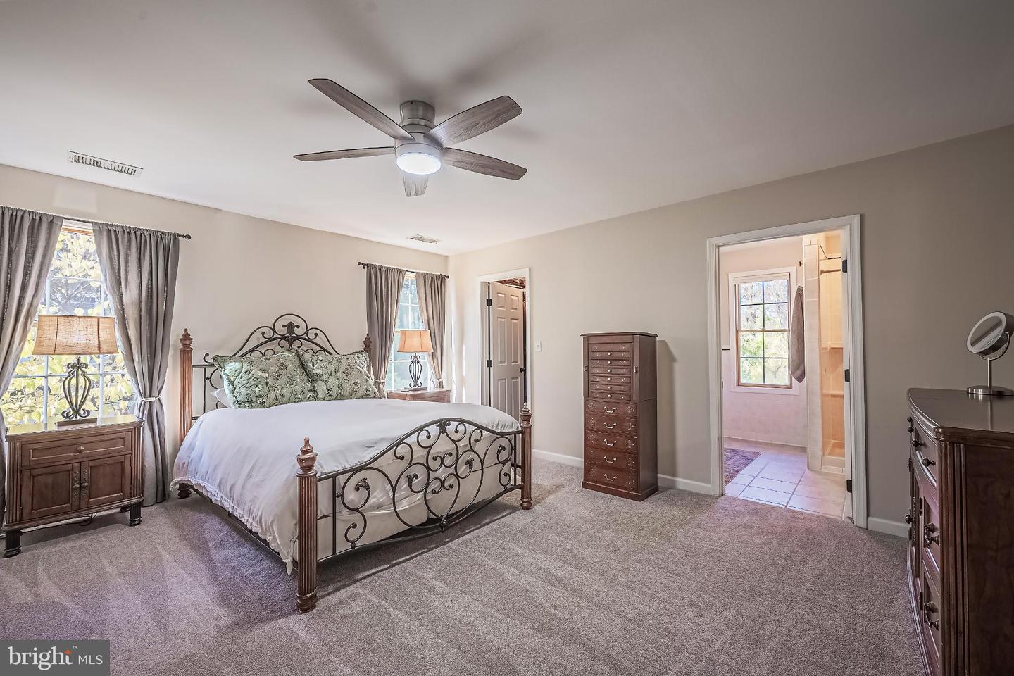 10606 ORCHARD ST, FAIRFAX, Virginia 22030, 5 Bedrooms Bedrooms, 10 Rooms Rooms,3 BathroomsBathrooms,Residential,For sale,10606 ORCHARD ST,VAFC2007084 MLS # VAFC2007084