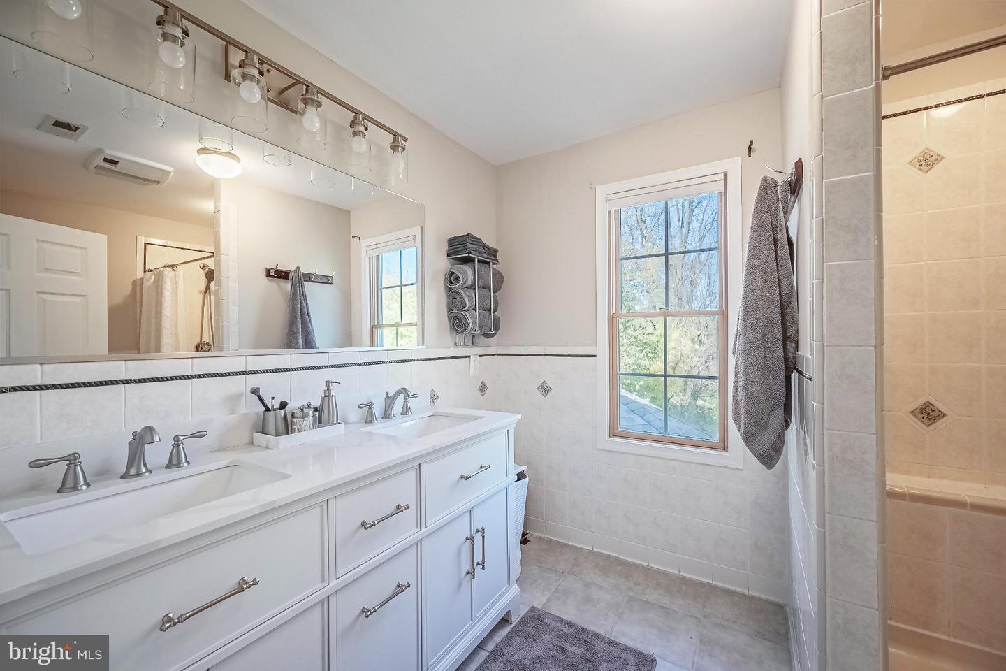 10606 ORCHARD ST, FAIRFAX, Virginia 22030, 5 Bedrooms Bedrooms, 10 Rooms Rooms,3 BathroomsBathrooms,Residential,For sale,10606 ORCHARD ST,VAFC2007084 MLS # VAFC2007084