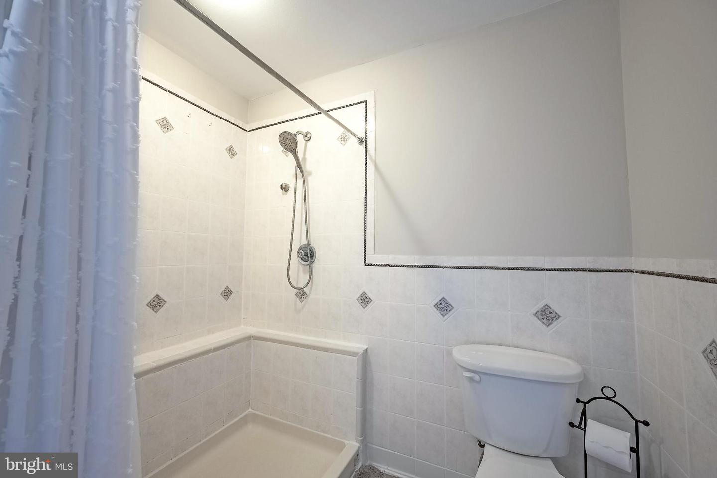 10606 ORCHARD ST, FAIRFAX, Virginia 22030, 5 Bedrooms Bedrooms, 10 Rooms Rooms,3 BathroomsBathrooms,Residential,For sale,10606 ORCHARD ST,VAFC2007084 MLS # VAFC2007084