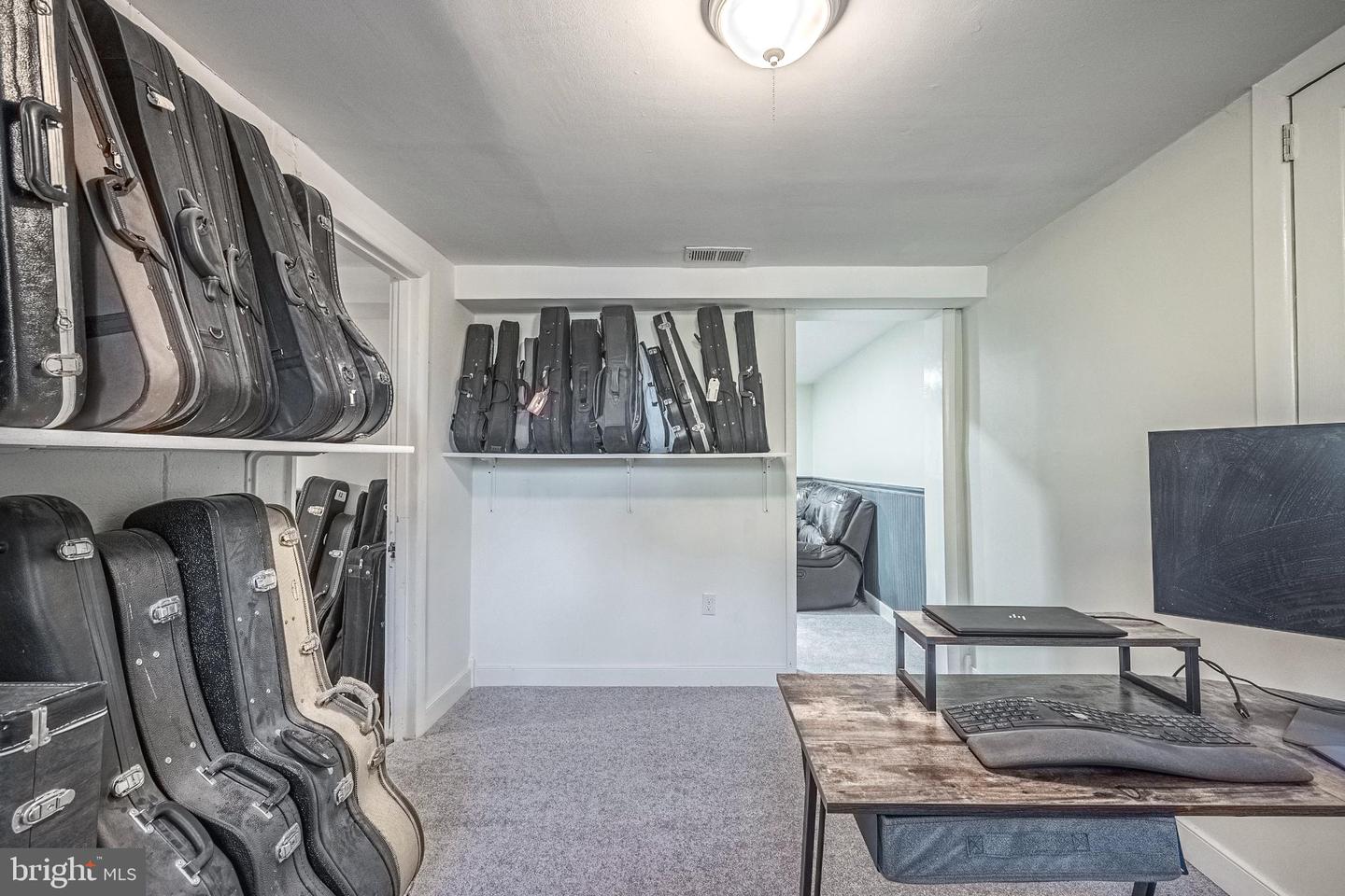 10606 ORCHARD ST, FAIRFAX, Virginia 22030, 5 Bedrooms Bedrooms, 10 Rooms Rooms,3 BathroomsBathrooms,Residential,For sale,10606 ORCHARD ST,VAFC2007084 MLS # VAFC2007084