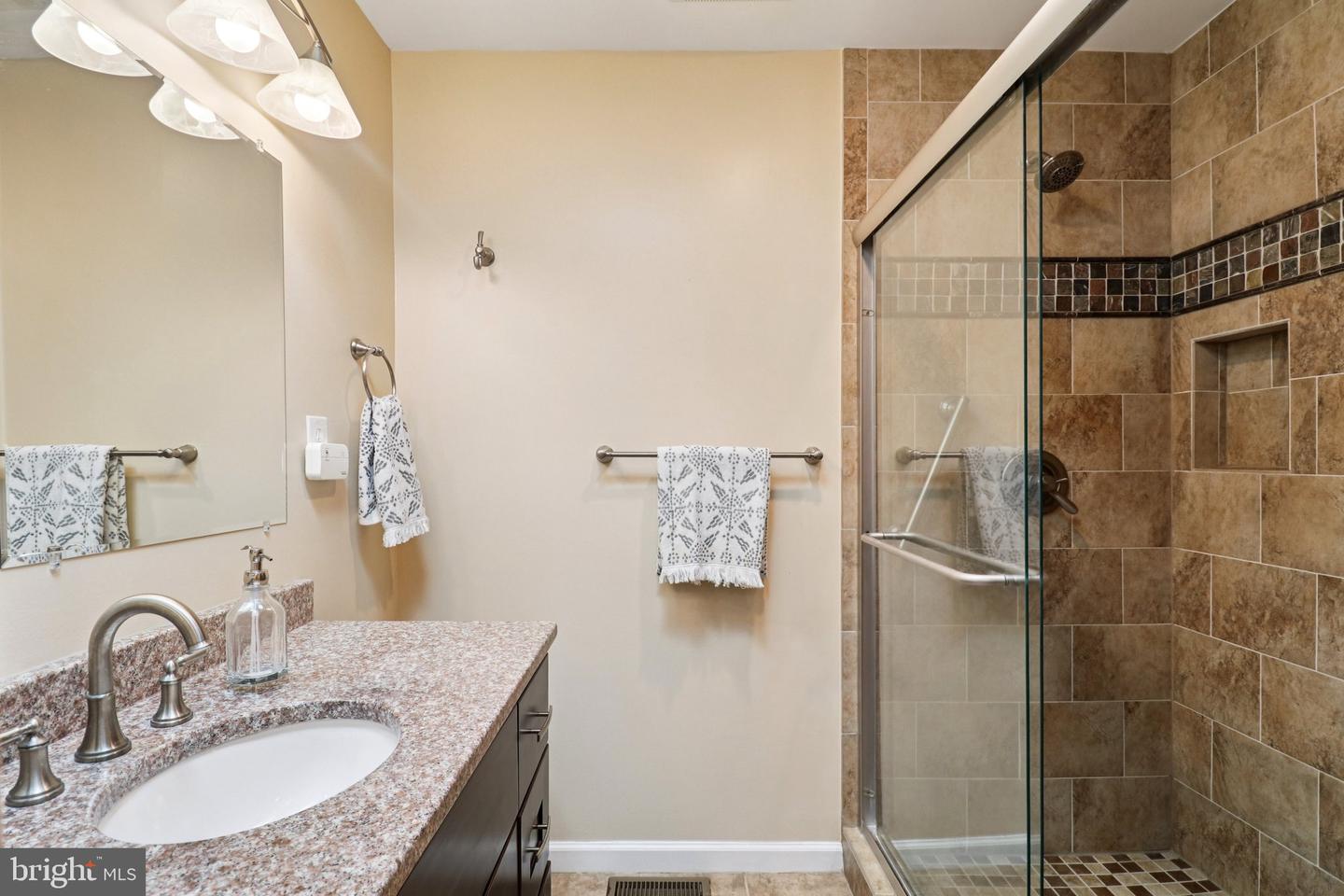 2638 BOWLING GREEN DR, VIENNA, Virginia 22180, 4 Bedrooms Bedrooms, ,2 BathroomsBathrooms,Residential,For sale,2638 BOWLING GREEN DR,VAFX2268866 MLS # VAFX2268866