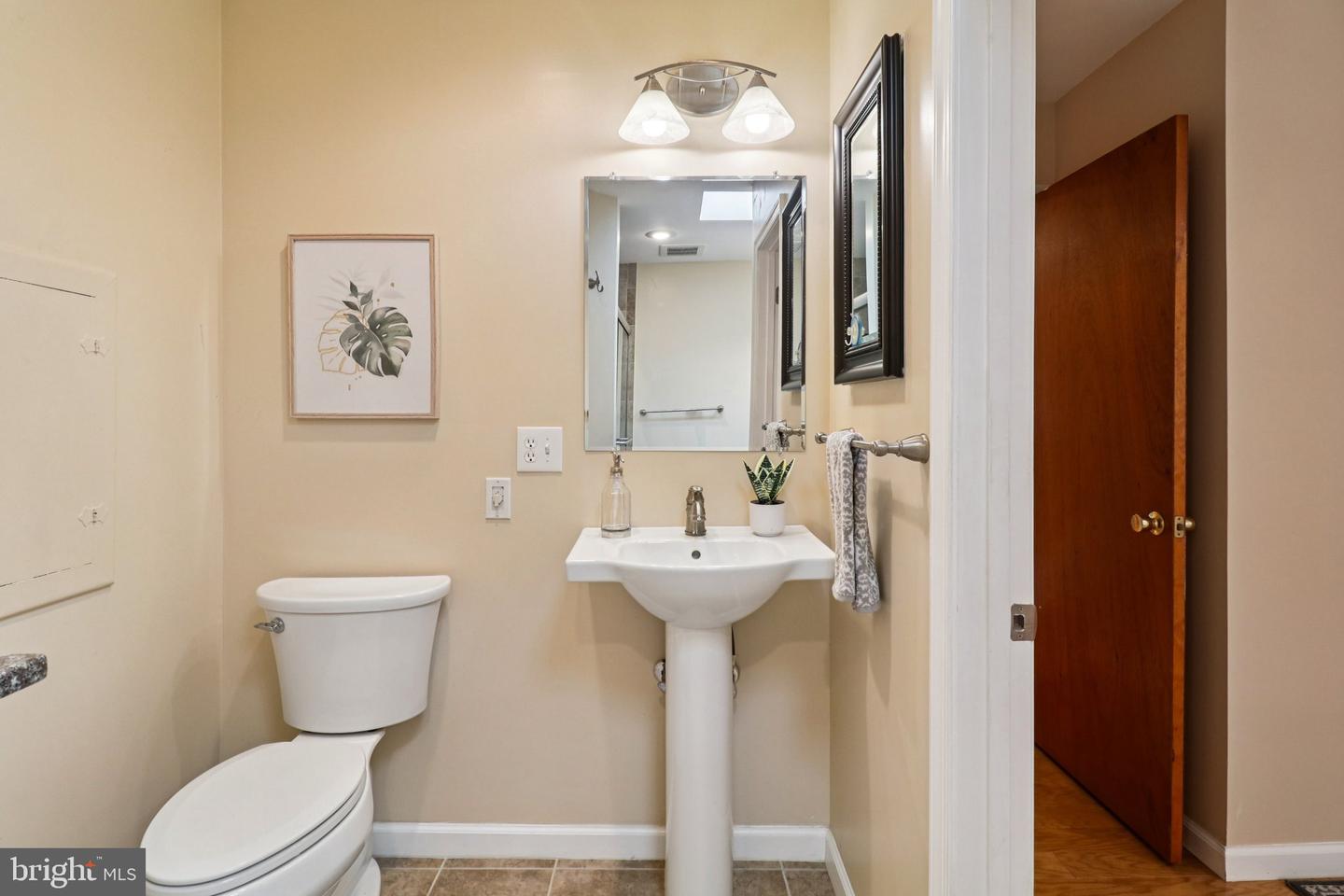 2638 BOWLING GREEN DR, VIENNA, Virginia 22180, 4 Bedrooms Bedrooms, ,2 BathroomsBathrooms,Residential,For sale,2638 BOWLING GREEN DR,VAFX2268866 MLS # VAFX2268866