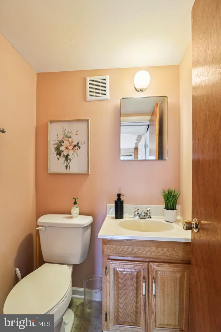 2638 BOWLING GREEN DR, VIENNA, Virginia 22180, 4 Bedrooms Bedrooms, ,2 BathroomsBathrooms,Residential,For sale,2638 BOWLING GREEN DR,VAFX2268866 MLS # VAFX2268866