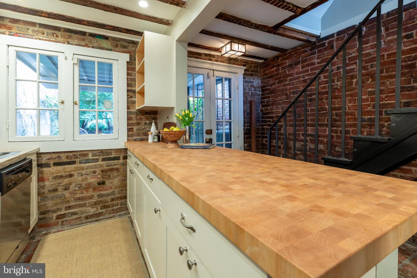 515-1/2 6TH ST SE, WASHINGTON, District Of Columbia 20003, 2 Bedrooms Bedrooms, ,1 BathroomBathrooms,Residential,For sale,515-1/2 6TH ST SE,DCDC2223778 MLS # DCDC2223778