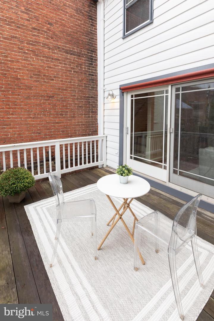 515-1/2 6TH ST SE, WASHINGTON, District Of Columbia 20003, 2 Bedrooms Bedrooms, ,1 BathroomBathrooms,Residential,For sale,515-1/2 6TH ST SE,DCDC2223778 MLS # DCDC2223778