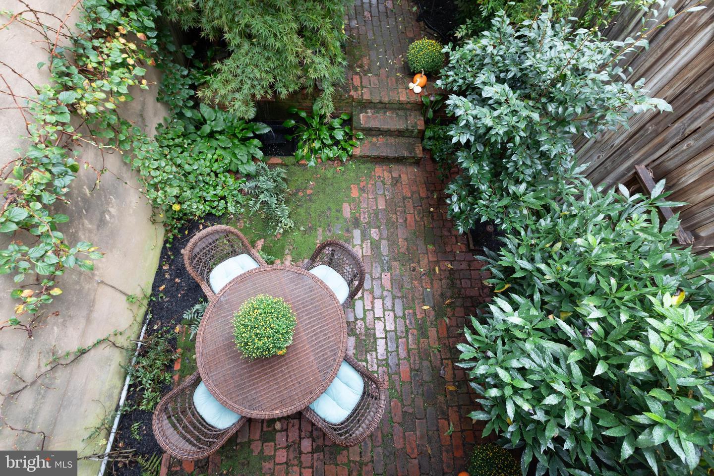 515-1/2 6TH ST SE, WASHINGTON, District Of Columbia 20003, 2 Bedrooms Bedrooms, ,1 BathroomBathrooms,Residential,For sale,515-1/2 6TH ST SE,DCDC2223778 MLS # DCDC2223778