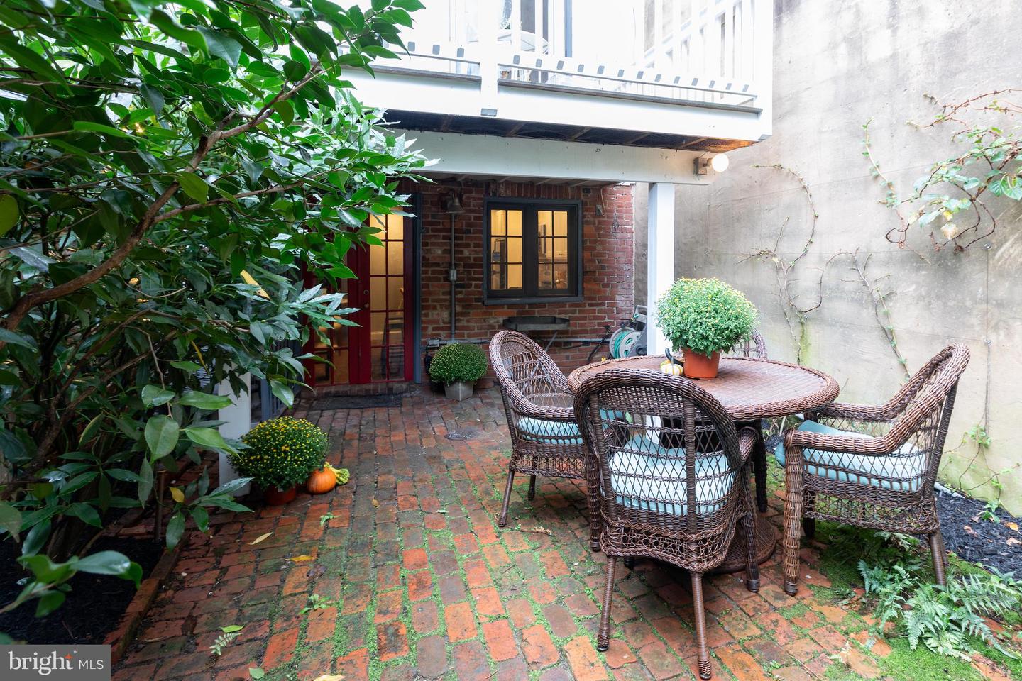 515-1/2 6TH ST SE, WASHINGTON, District Of Columbia 20003, 2 Bedrooms Bedrooms, ,1 BathroomBathrooms,Residential,For sale,515-1/2 6TH ST SE,DCDC2223778 MLS # DCDC2223778