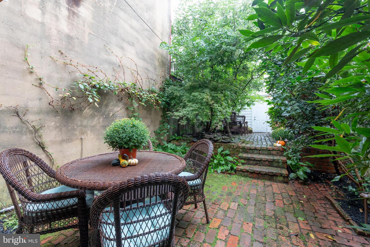 515-1/2 6TH ST SE, WASHINGTON, District Of Columbia 20003, 2 Bedrooms Bedrooms, ,1 BathroomBathrooms,Residential,For sale,515-1/2 6TH ST SE,DCDC2223778 MLS # DCDC2223778