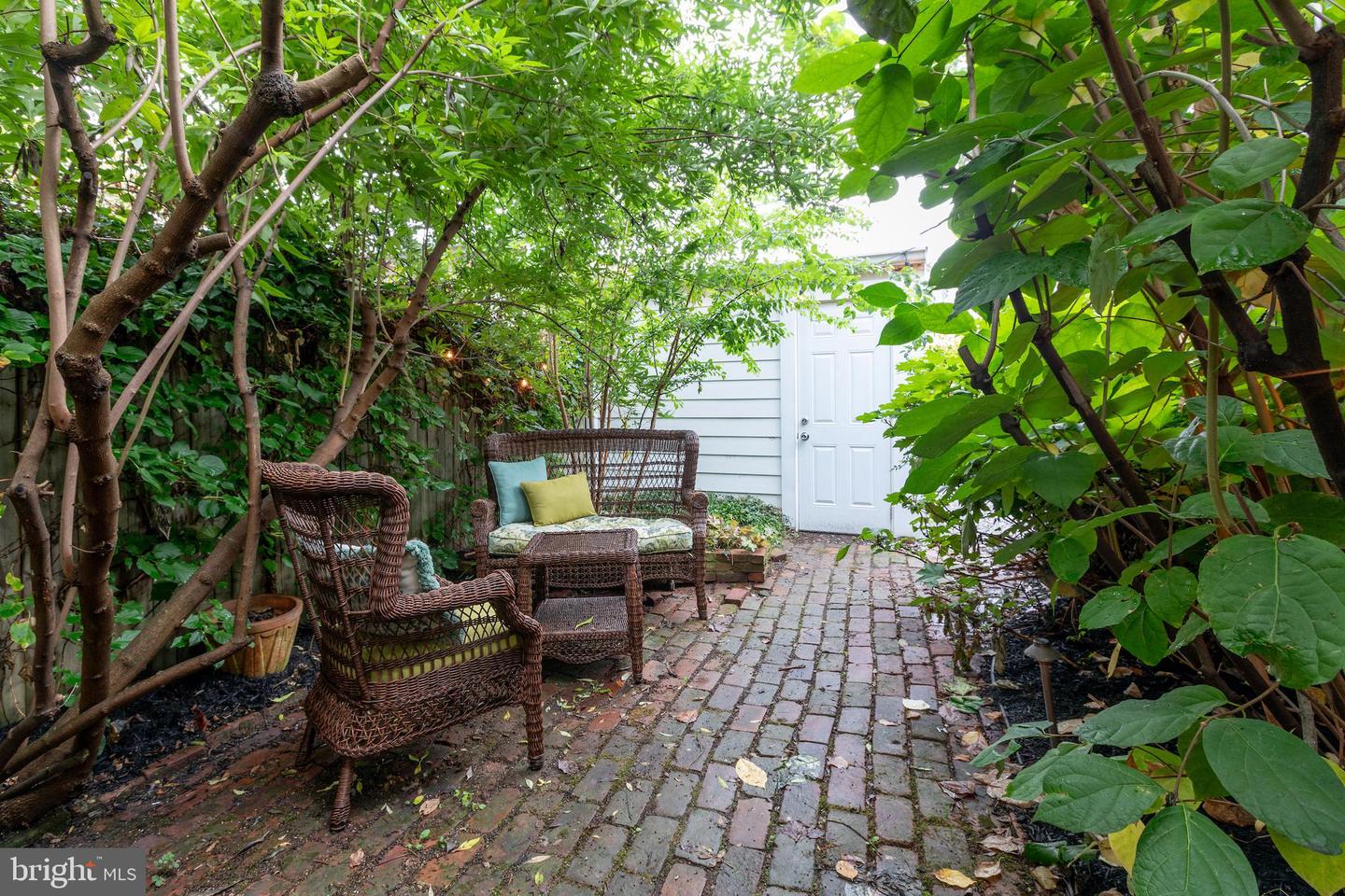 515-1/2 6TH ST SE, WASHINGTON, District Of Columbia 20003, 2 Bedrooms Bedrooms, ,1 BathroomBathrooms,Residential,For sale,515-1/2 6TH ST SE,DCDC2223778 MLS # DCDC2223778