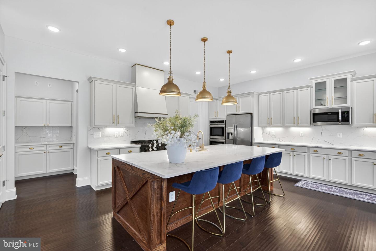 40946 MUNSON WOODS PL, ALDIE, Virginia 20105, 6 Bedrooms Bedrooms, ,5 BathroomsBathrooms,Residential,For sale,40946 MUNSON WOODS PL,VALO2107436 MLS # VALO2107436