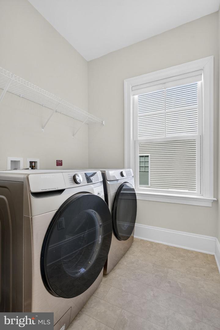 40946 MUNSON WOODS PL, ALDIE, Virginia 20105, 6 Bedrooms Bedrooms, ,5 BathroomsBathrooms,Residential,For sale,40946 MUNSON WOODS PL,VALO2107436 MLS # VALO2107436