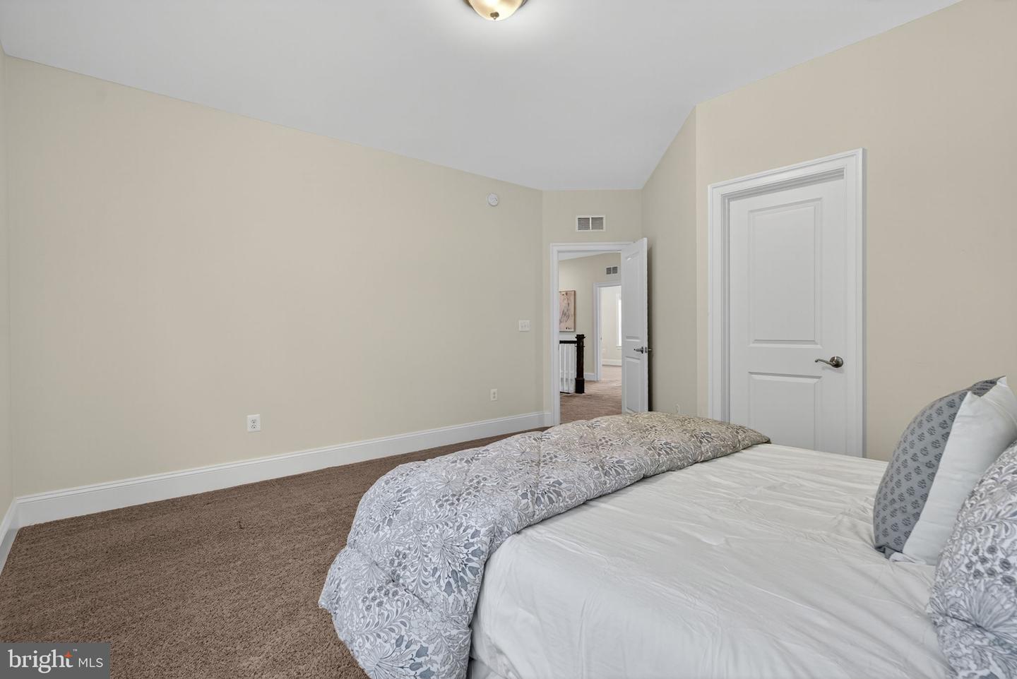 40946 MUNSON WOODS PL, ALDIE, Virginia 20105, 6 Bedrooms Bedrooms, ,5 BathroomsBathrooms,Residential,For sale,40946 MUNSON WOODS PL,VALO2107436 MLS # VALO2107436
