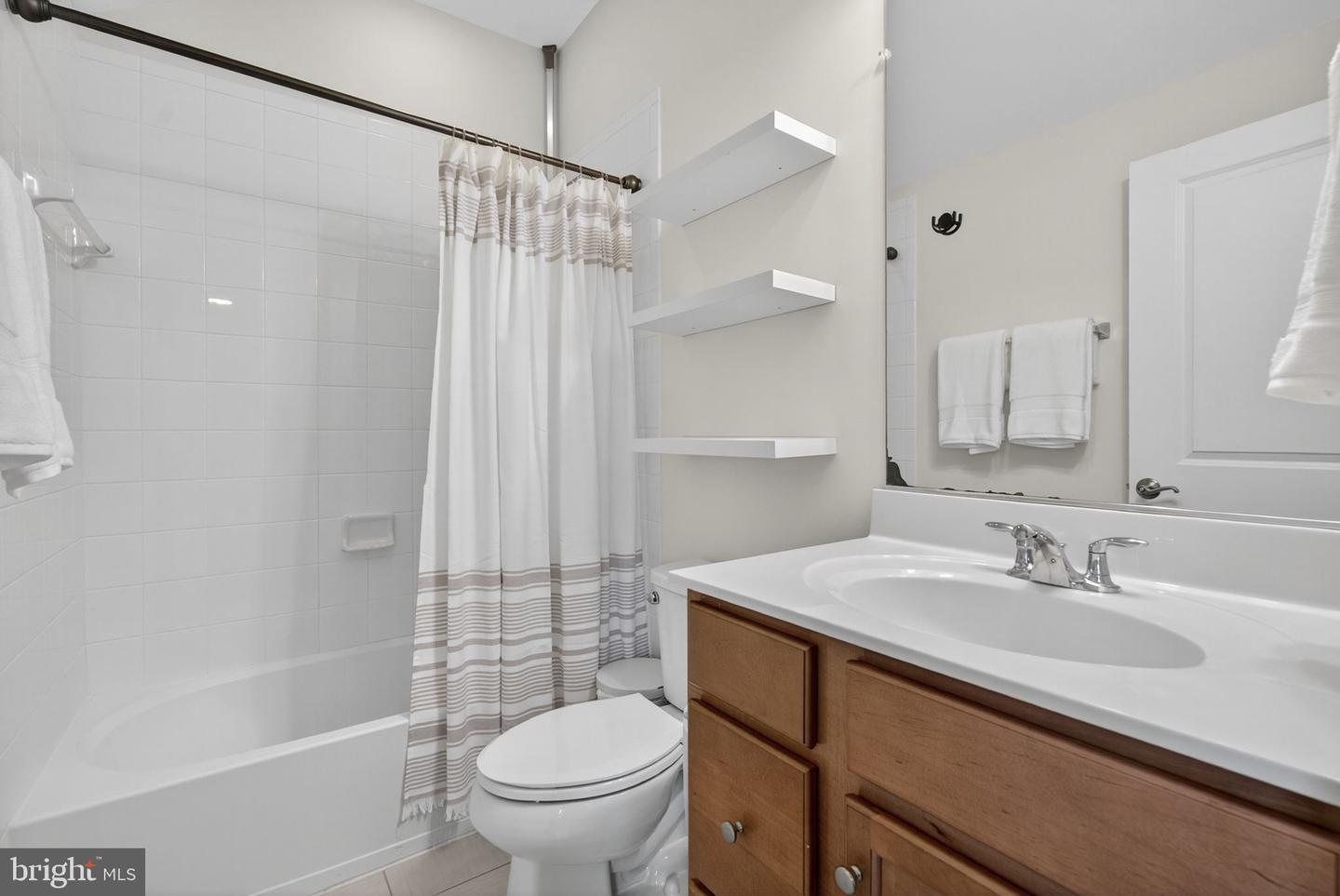 40946 MUNSON WOODS PL, ALDIE, Virginia 20105, 6 Bedrooms Bedrooms, ,5 BathroomsBathrooms,Residential,For sale,40946 MUNSON WOODS PL,VALO2107436 MLS # VALO2107436