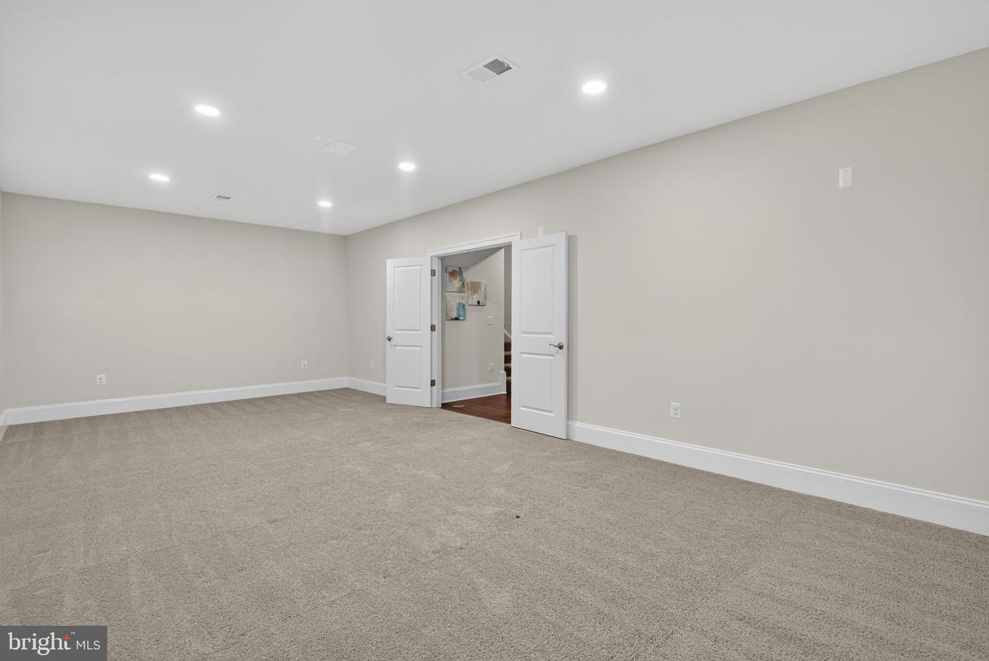 40946 MUNSON WOODS PL, ALDIE, Virginia 20105, 6 Bedrooms Bedrooms, ,5 BathroomsBathrooms,Residential,For sale,40946 MUNSON WOODS PL,VALO2107436 MLS # VALO2107436