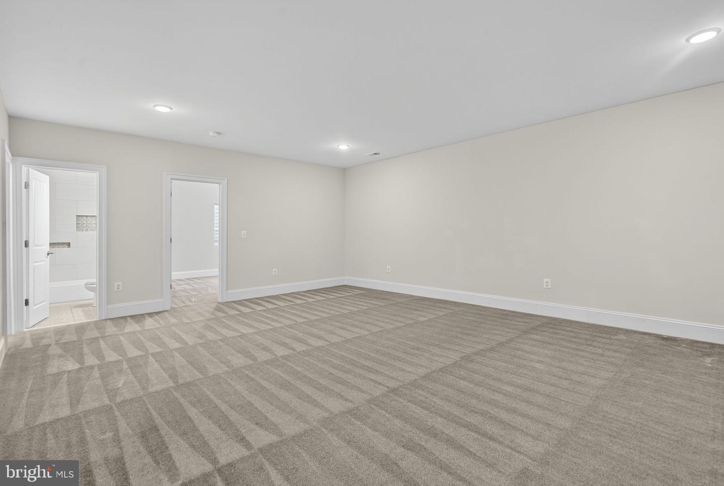 40946 MUNSON WOODS PL, ALDIE, Virginia 20105, 6 Bedrooms Bedrooms, ,5 BathroomsBathrooms,Residential,For sale,40946 MUNSON WOODS PL,VALO2107436 MLS # VALO2107436