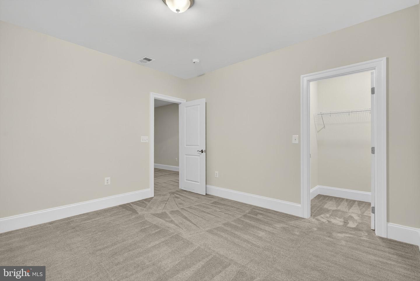 40946 MUNSON WOODS PL, ALDIE, Virginia 20105, 6 Bedrooms Bedrooms, ,5 BathroomsBathrooms,Residential,For sale,40946 MUNSON WOODS PL,VALO2107436 MLS # VALO2107436