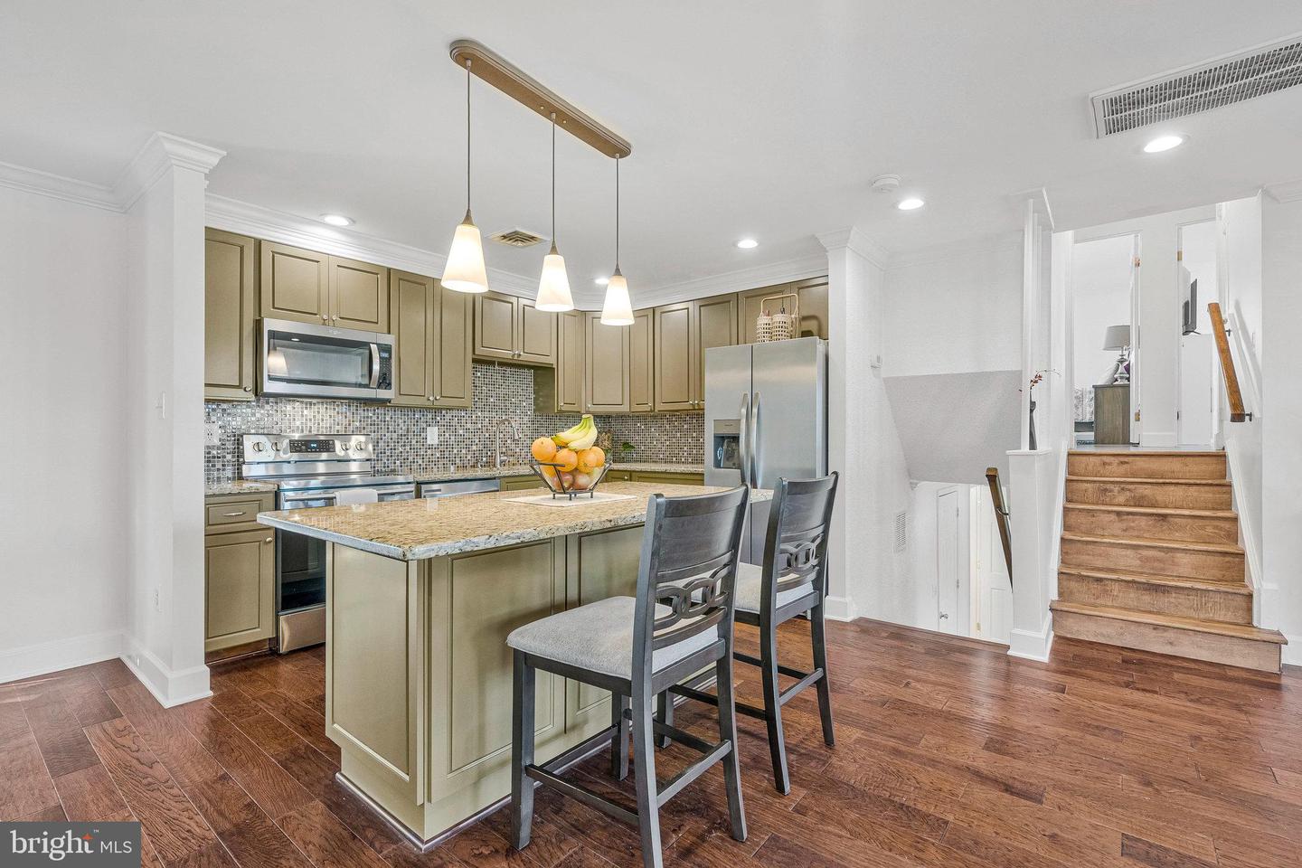 400 E POPLAR RD, STERLING, Virginia 20164, 4 Bedrooms Bedrooms, ,3 BathroomsBathrooms,Residential,For sale,400 E POPLAR RD,VALO2107452 MLS # VALO2107452
