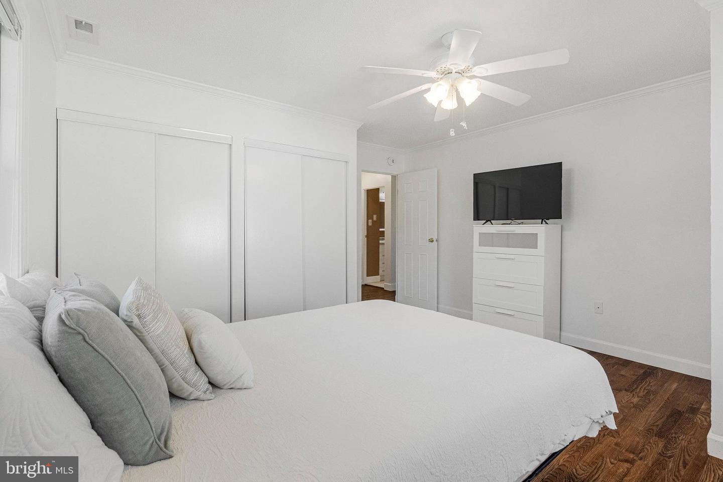 400 E POPLAR RD, STERLING, Virginia 20164, 4 Bedrooms Bedrooms, ,3 BathroomsBathrooms,Residential,For sale,400 E POPLAR RD,VALO2107452 MLS # VALO2107452