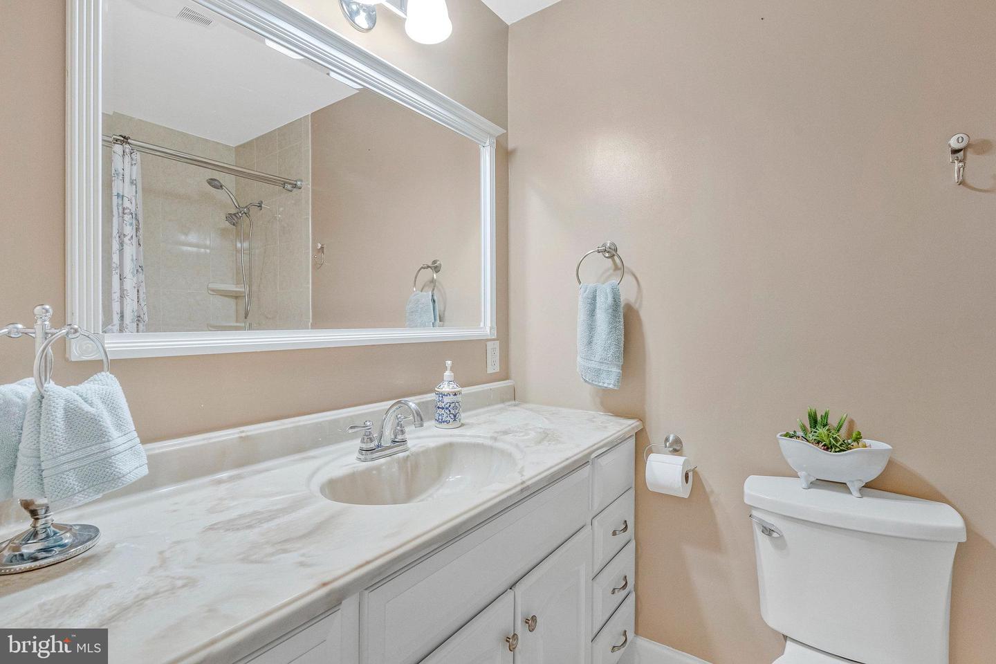 400 E POPLAR RD, STERLING, Virginia 20164, 4 Bedrooms Bedrooms, ,3 BathroomsBathrooms,Residential,For sale,400 E POPLAR RD,VALO2107452 MLS # VALO2107452