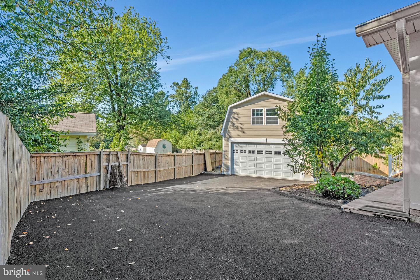 400 E POPLAR RD, STERLING, Virginia 20164, 4 Bedrooms Bedrooms, ,3 BathroomsBathrooms,Residential,For sale,400 E POPLAR RD,VALO2107452 MLS # VALO2107452