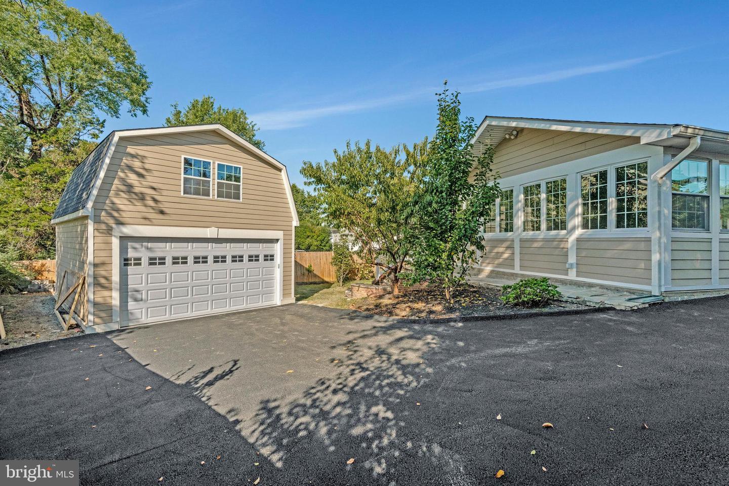 400 E POPLAR RD, STERLING, Virginia 20164, 4 Bedrooms Bedrooms, ,3 BathroomsBathrooms,Residential,For sale,400 E POPLAR RD,VALO2107452 MLS # VALO2107452