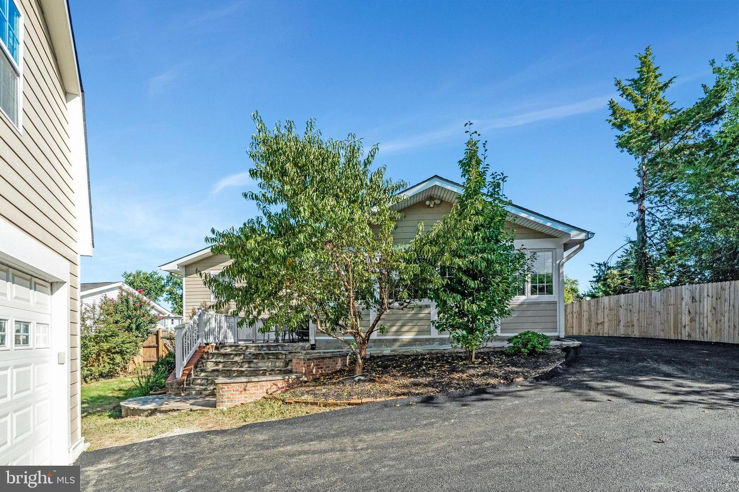 400 E POPLAR RD, STERLING, Virginia 20164, 4 Bedrooms Bedrooms, ,3 BathroomsBathrooms,Residential,For sale,400 E POPLAR RD,VALO2107452 MLS # VALO2107452