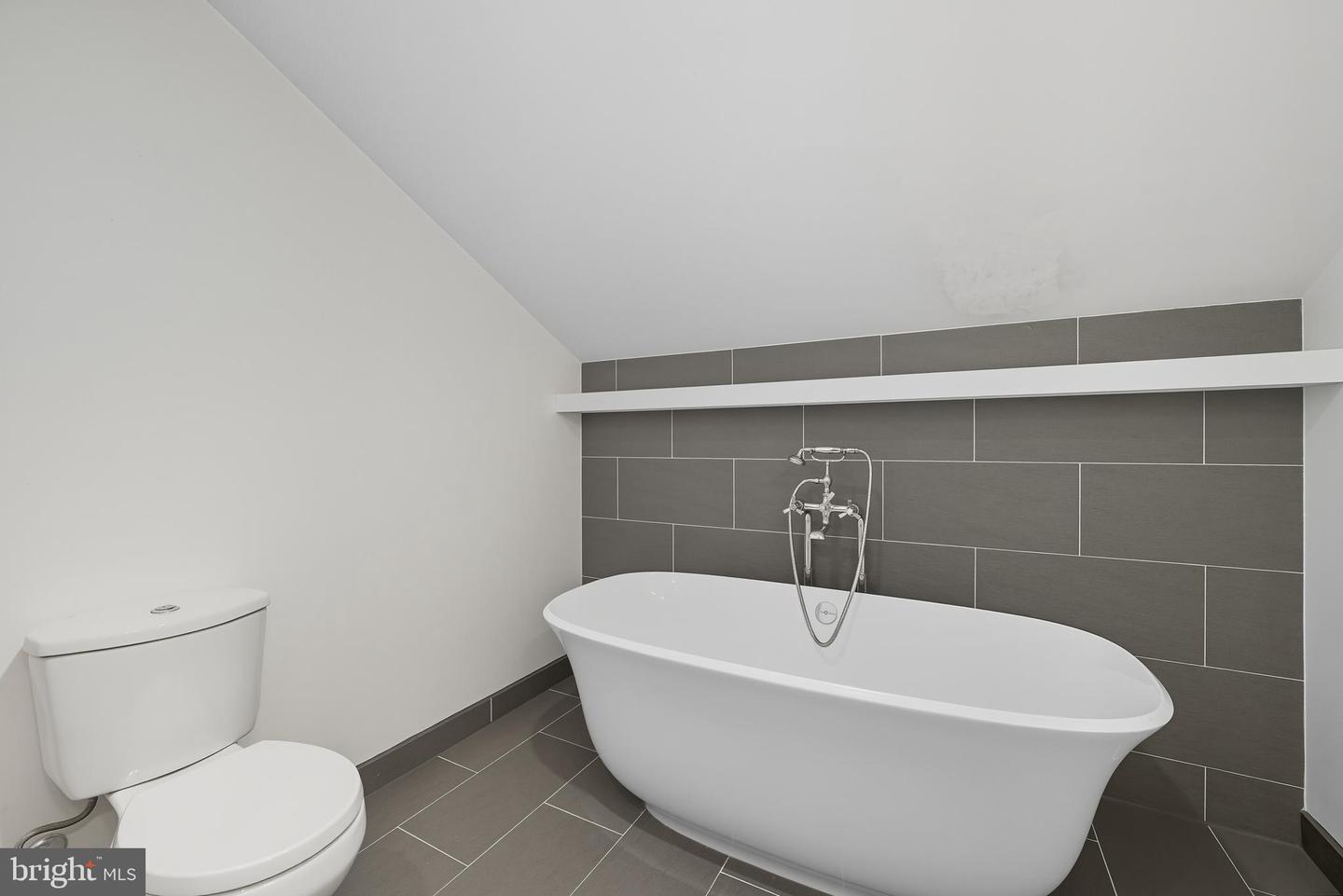 901 D ST NE #207, WASHINGTON, District Of Columbia 20002, 2 Bedrooms Bedrooms, ,2 BathroomsBathrooms,Residential,For sale,901 D ST NE #207,DCDC2223862 MLS # DCDC2223862