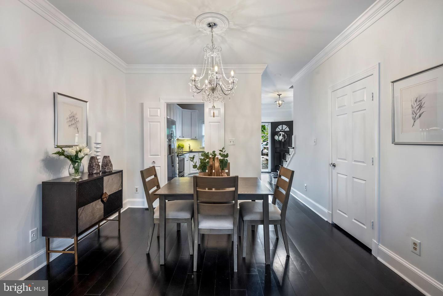 533 TOBACCO QUAY, ALEXANDRIA, Virginia 22314, 2 Bedrooms Bedrooms, ,2 BathroomsBathrooms,Residential,For sale,533 TOBACCO QUAY,VAAX2050106 MLS # VAAX2050106
