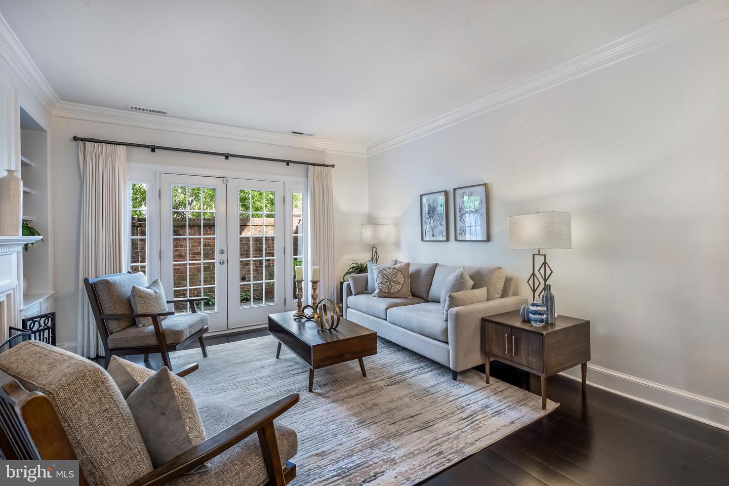 533 TOBACCO QUAY, ALEXANDRIA, Virginia 22314, 2 Bedrooms Bedrooms, ,2 BathroomsBathrooms,Residential,For sale,533 TOBACCO QUAY,VAAX2050106 MLS # VAAX2050106
