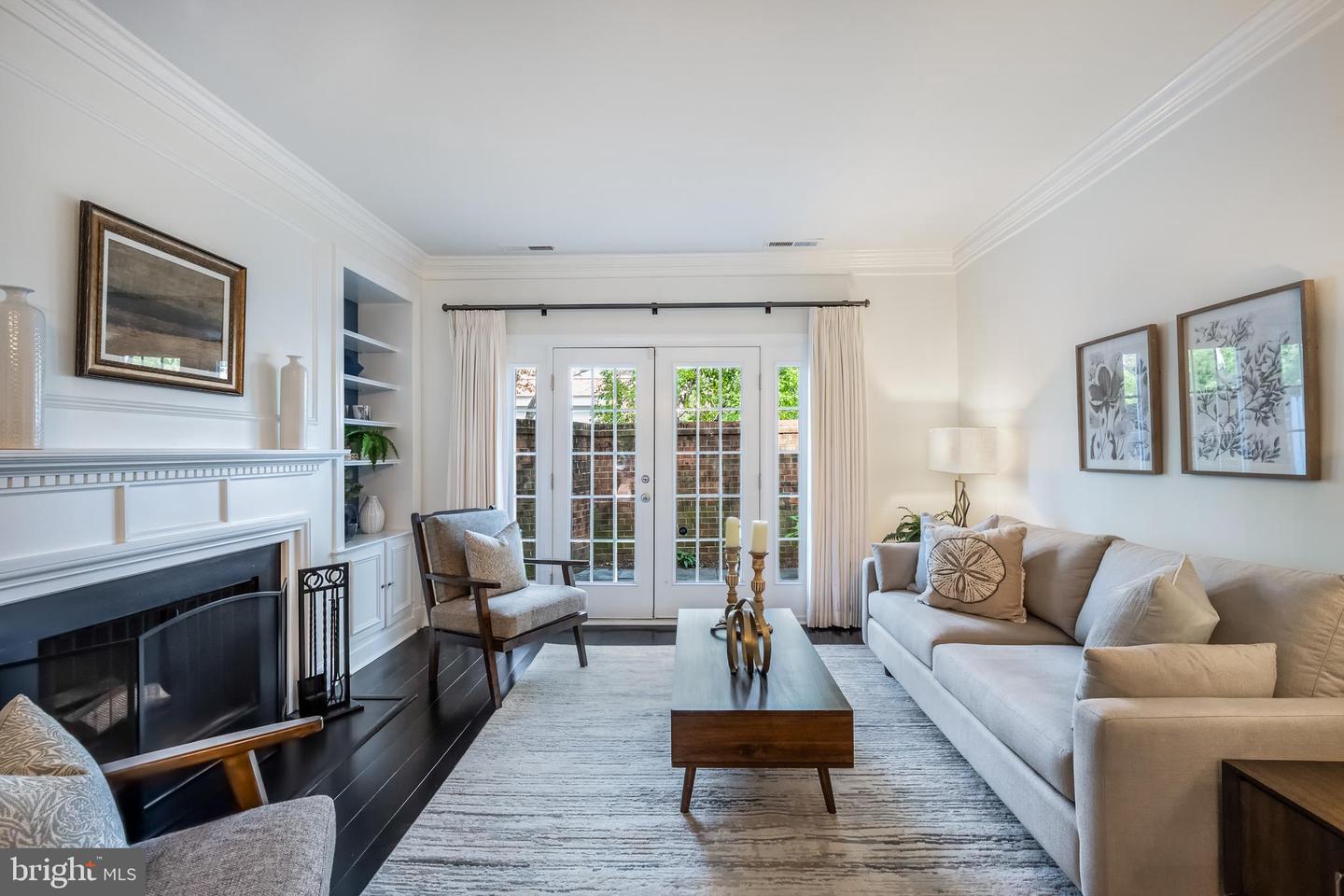 533 TOBACCO QUAY, ALEXANDRIA, Virginia 22314, 2 Bedrooms Bedrooms, ,2 BathroomsBathrooms,Residential,For sale,533 TOBACCO QUAY,VAAX2050106 MLS # VAAX2050106