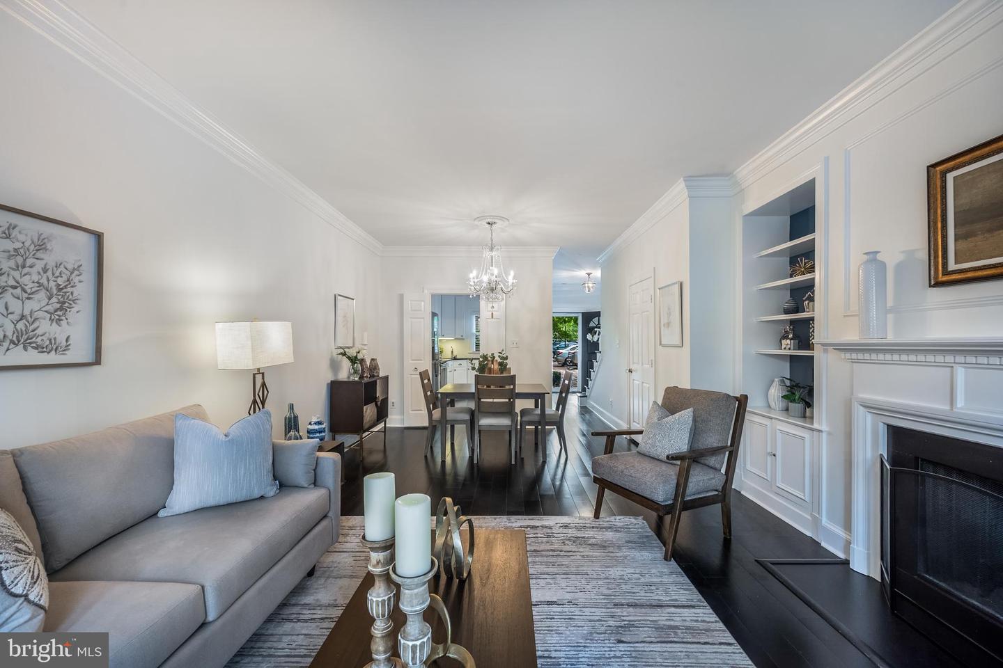 533 TOBACCO QUAY, ALEXANDRIA, Virginia 22314, 2 Bedrooms Bedrooms, ,2 BathroomsBathrooms,Residential,For sale,533 TOBACCO QUAY,VAAX2050106 MLS # VAAX2050106