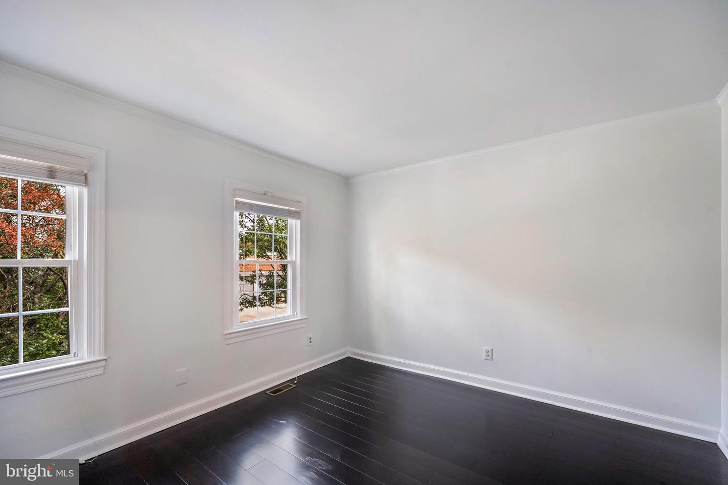 533 TOBACCO QUAY, ALEXANDRIA, Virginia 22314, 2 Bedrooms Bedrooms, ,2 BathroomsBathrooms,Residential,For sale,533 TOBACCO QUAY,VAAX2050106 MLS # VAAX2050106