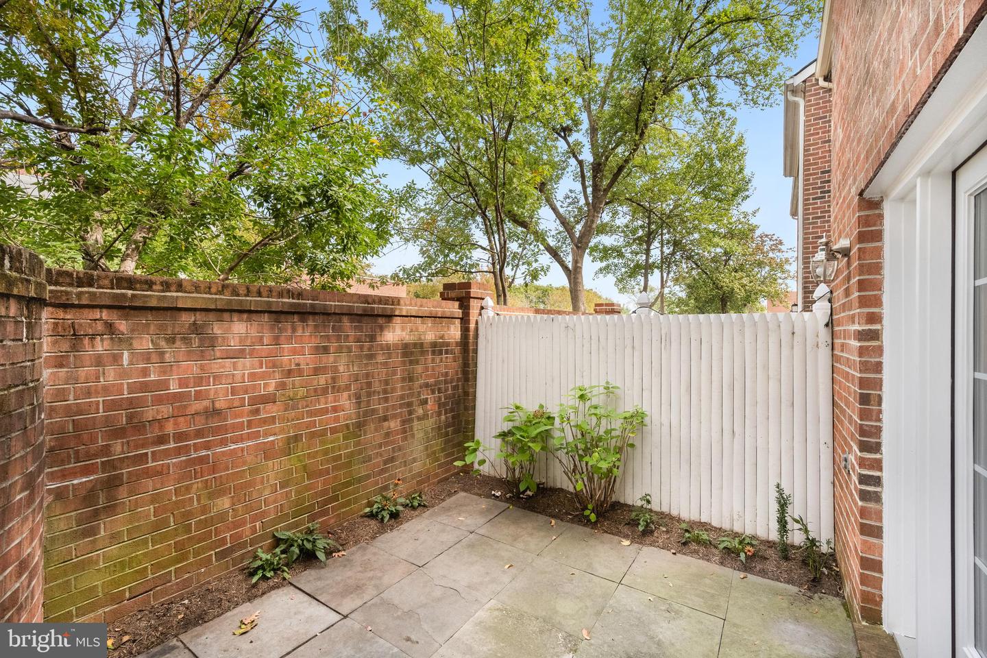 533 TOBACCO QUAY, ALEXANDRIA, Virginia 22314, 2 Bedrooms Bedrooms, ,2 BathroomsBathrooms,Residential,For sale,533 TOBACCO QUAY,VAAX2050106 MLS # VAAX2050106