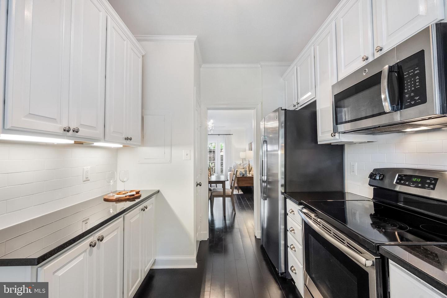 533 TOBACCO QUAY, ALEXANDRIA, Virginia 22314, 2 Bedrooms Bedrooms, ,2 BathroomsBathrooms,Residential,For sale,533 TOBACCO QUAY,VAAX2050106 MLS # VAAX2050106