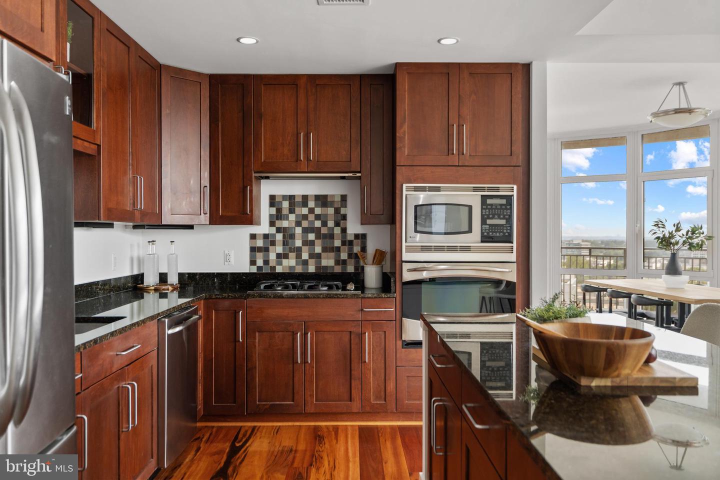 8220 CRESTWOOD HEIGHTS DR #1012, MCLEAN, Virginia 22102, 2 Bedrooms Bedrooms, ,2 BathroomsBathrooms,Residential,For sale,8220 CRESTWOOD HEIGHTS DR #1012,VAFX2269174 MLS # VAFX2269174
