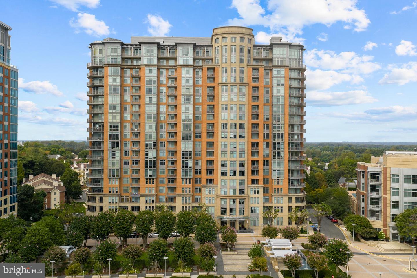 8220 CRESTWOOD HEIGHTS DR #1012, MCLEAN, Virginia 22102, 2 Bedrooms Bedrooms, ,2 BathroomsBathrooms,Residential,For sale,8220 CRESTWOOD HEIGHTS DR #1012,VAFX2269174 MLS # VAFX2269174