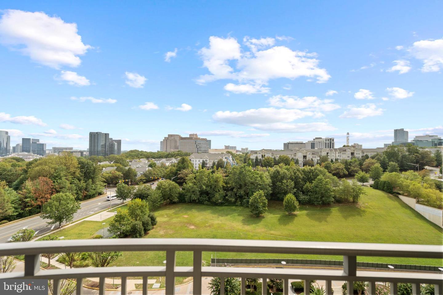 8220 CRESTWOOD HEIGHTS DR #1012, MCLEAN, Virginia 22102, 2 Bedrooms Bedrooms, ,2 BathroomsBathrooms,Residential,For sale,8220 CRESTWOOD HEIGHTS DR #1012,VAFX2269174 MLS # VAFX2269174