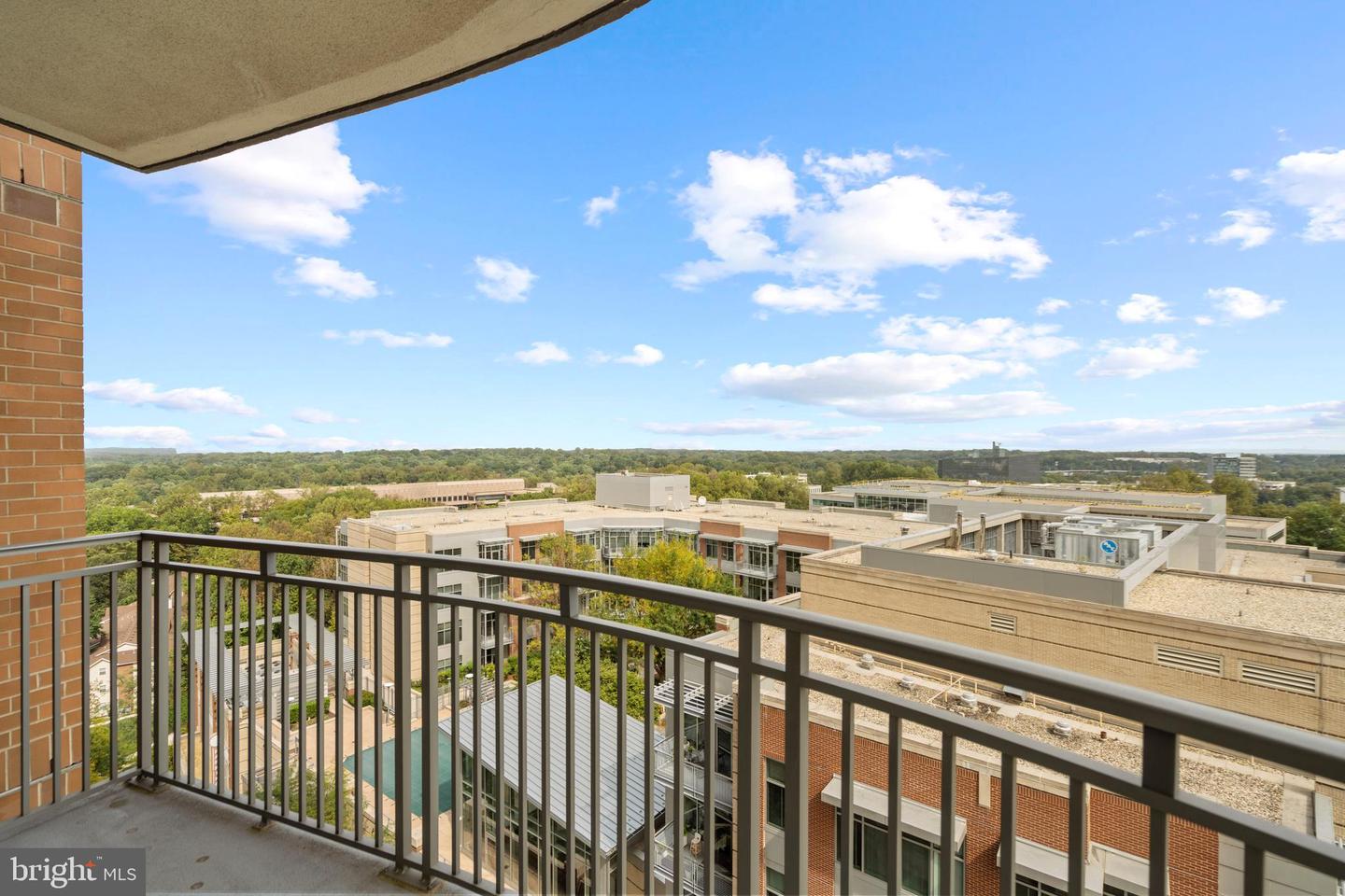 8220 CRESTWOOD HEIGHTS DR #1012, MCLEAN, Virginia 22102, 2 Bedrooms Bedrooms, ,2 BathroomsBathrooms,Residential,For sale,8220 CRESTWOOD HEIGHTS DR #1012,VAFX2269174 MLS # VAFX2269174