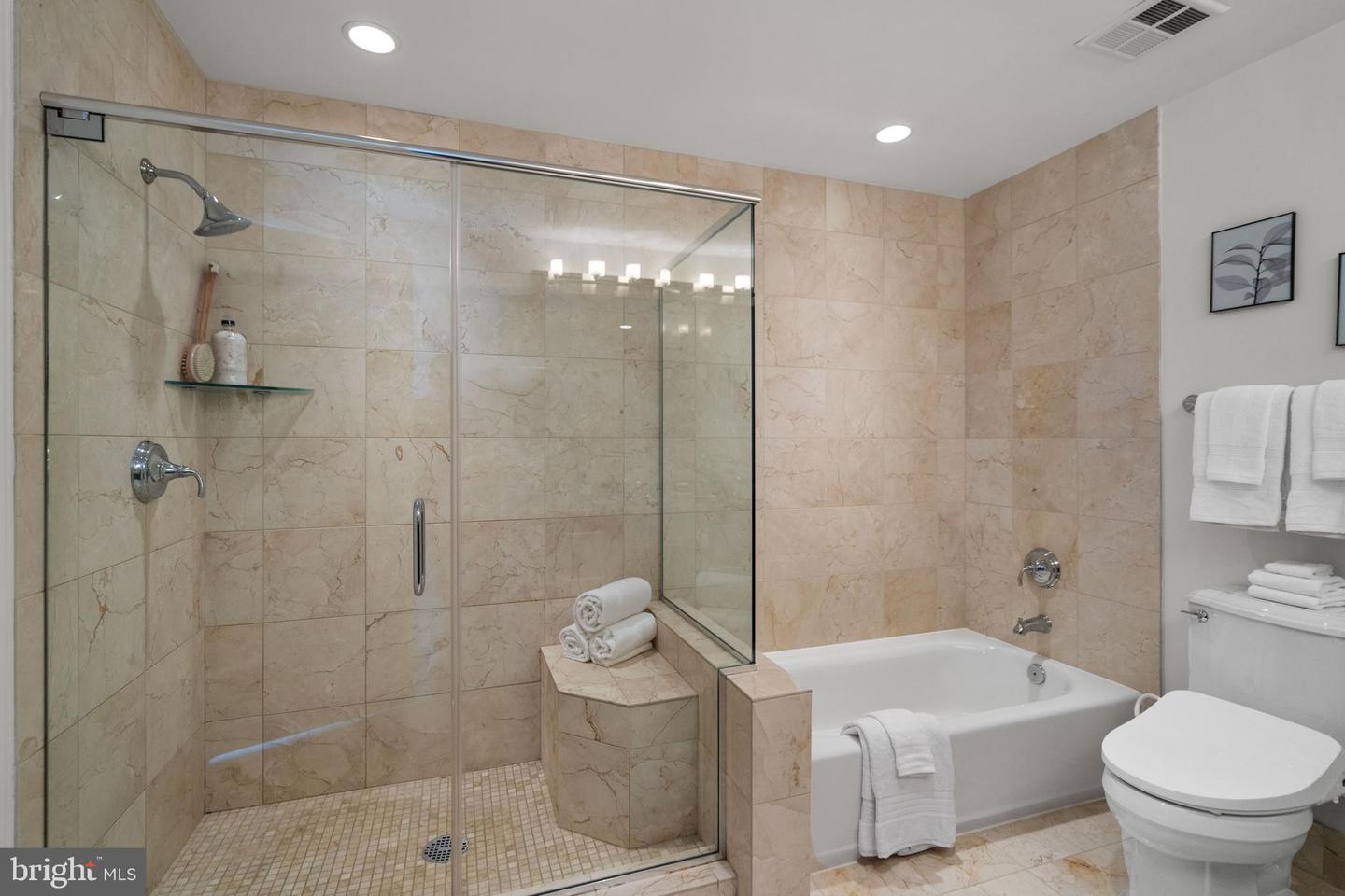 8220 CRESTWOOD HEIGHTS DR #1012, MCLEAN, Virginia 22102, 2 Bedrooms Bedrooms, ,2 BathroomsBathrooms,Residential,For sale,8220 CRESTWOOD HEIGHTS DR #1012,VAFX2269174 MLS # VAFX2269174