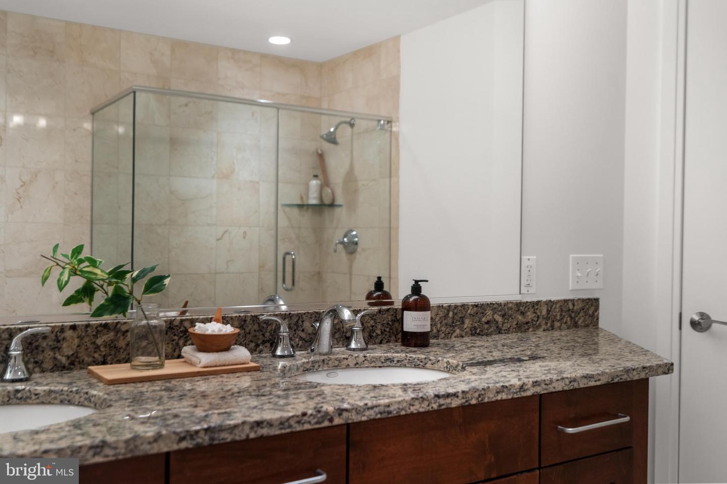 8220 CRESTWOOD HEIGHTS DR #1012, MCLEAN, Virginia 22102, 2 Bedrooms Bedrooms, ,2 BathroomsBathrooms,Residential,For sale,8220 CRESTWOOD HEIGHTS DR #1012,VAFX2269174 MLS # VAFX2269174