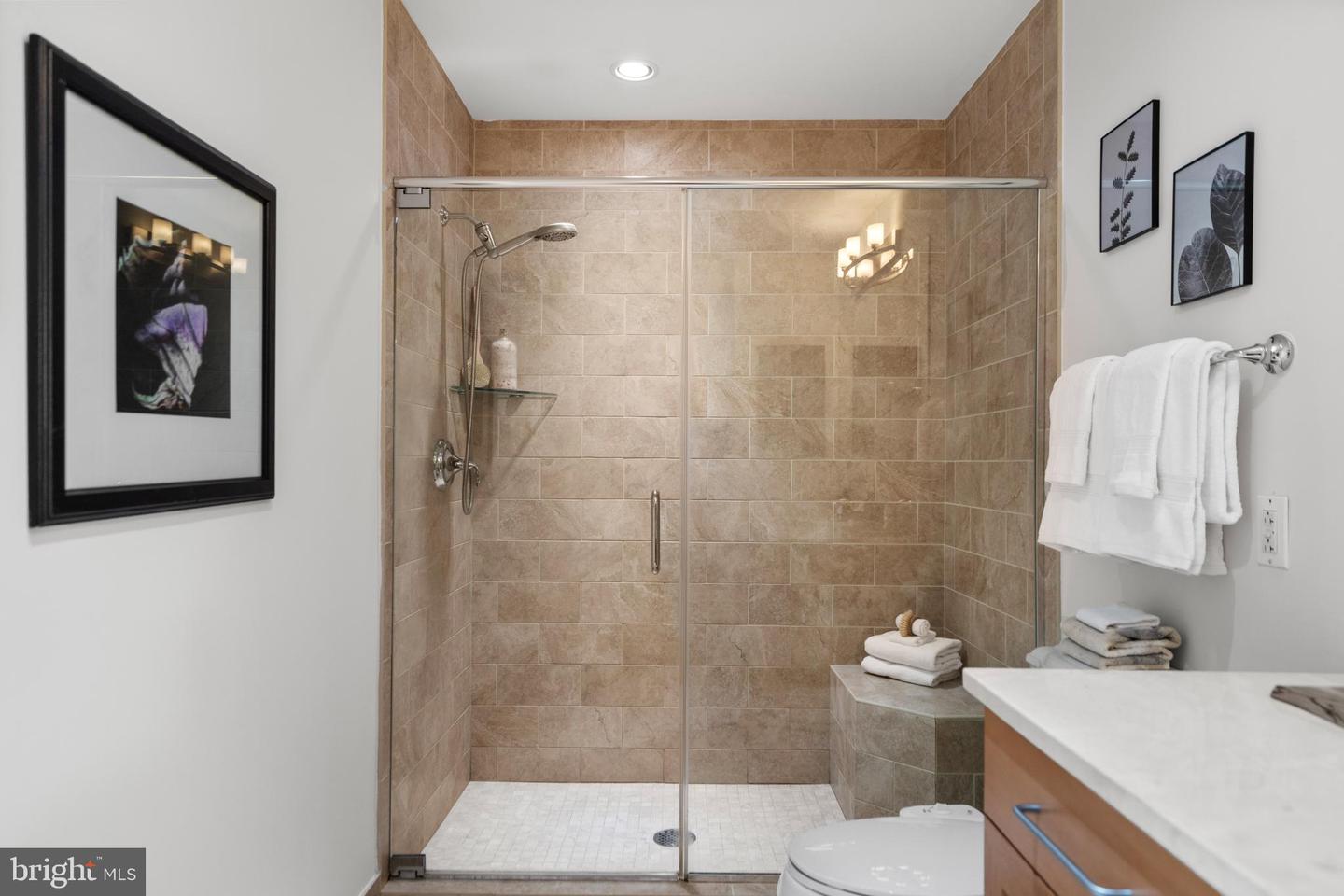 8220 CRESTWOOD HEIGHTS DR #1012, MCLEAN, Virginia 22102, 2 Bedrooms Bedrooms, ,2 BathroomsBathrooms,Residential,For sale,8220 CRESTWOOD HEIGHTS DR #1012,VAFX2269174 MLS # VAFX2269174