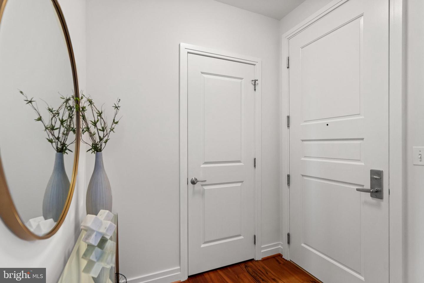 8220 CRESTWOOD HEIGHTS DR #1012, MCLEAN, Virginia 22102, 2 Bedrooms Bedrooms, ,2 BathroomsBathrooms,Residential,For sale,8220 CRESTWOOD HEIGHTS DR #1012,VAFX2269174 MLS # VAFX2269174